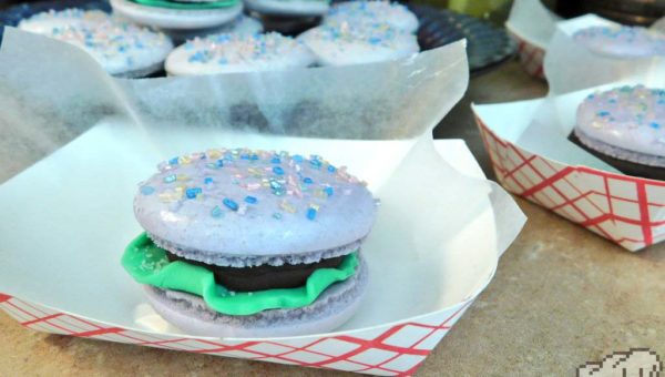 Finished Glamburger recipe from the Undertale game series.
